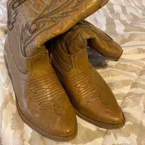 Woman’s Brand New Cowboy boots